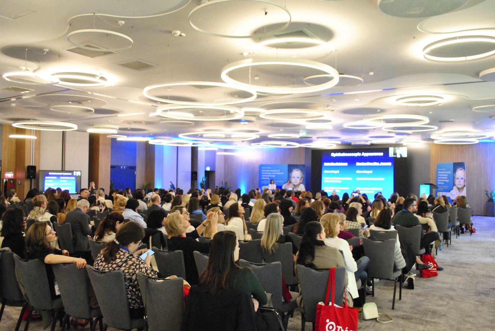 Sala plină la Congresul SRSOP 2025, Brașov